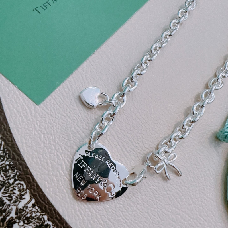 T*f*ny necklaces